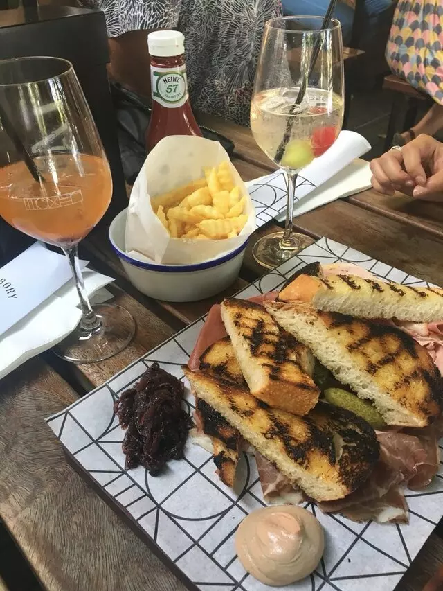 Arbory Bar & Eatery