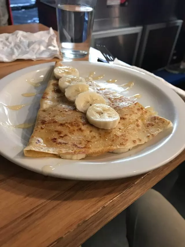 Aix Cafe Creperie Salon