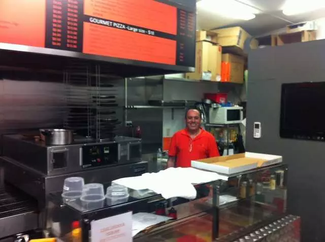 2 Slice Chicken & Pizza Bar